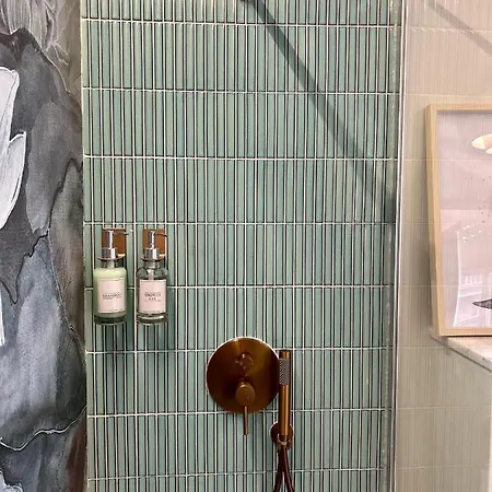 Ultracentral Lux Boutique 1br Ap Near Subway Bukarest