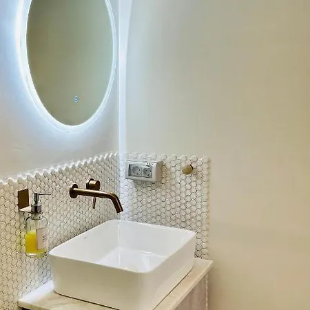 Ultracentral Lux Boutique 1br Ap Near Subway Bukarest