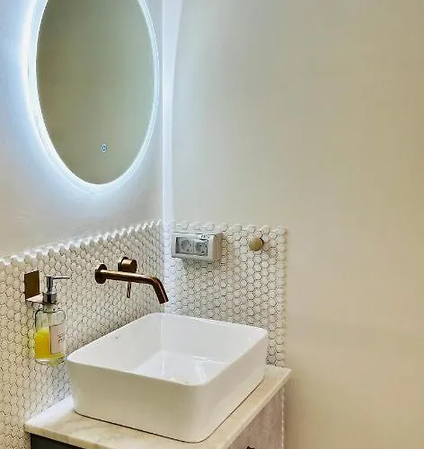 Ultracentral Lux Boutique 1br Ap Near Subway Boekarest